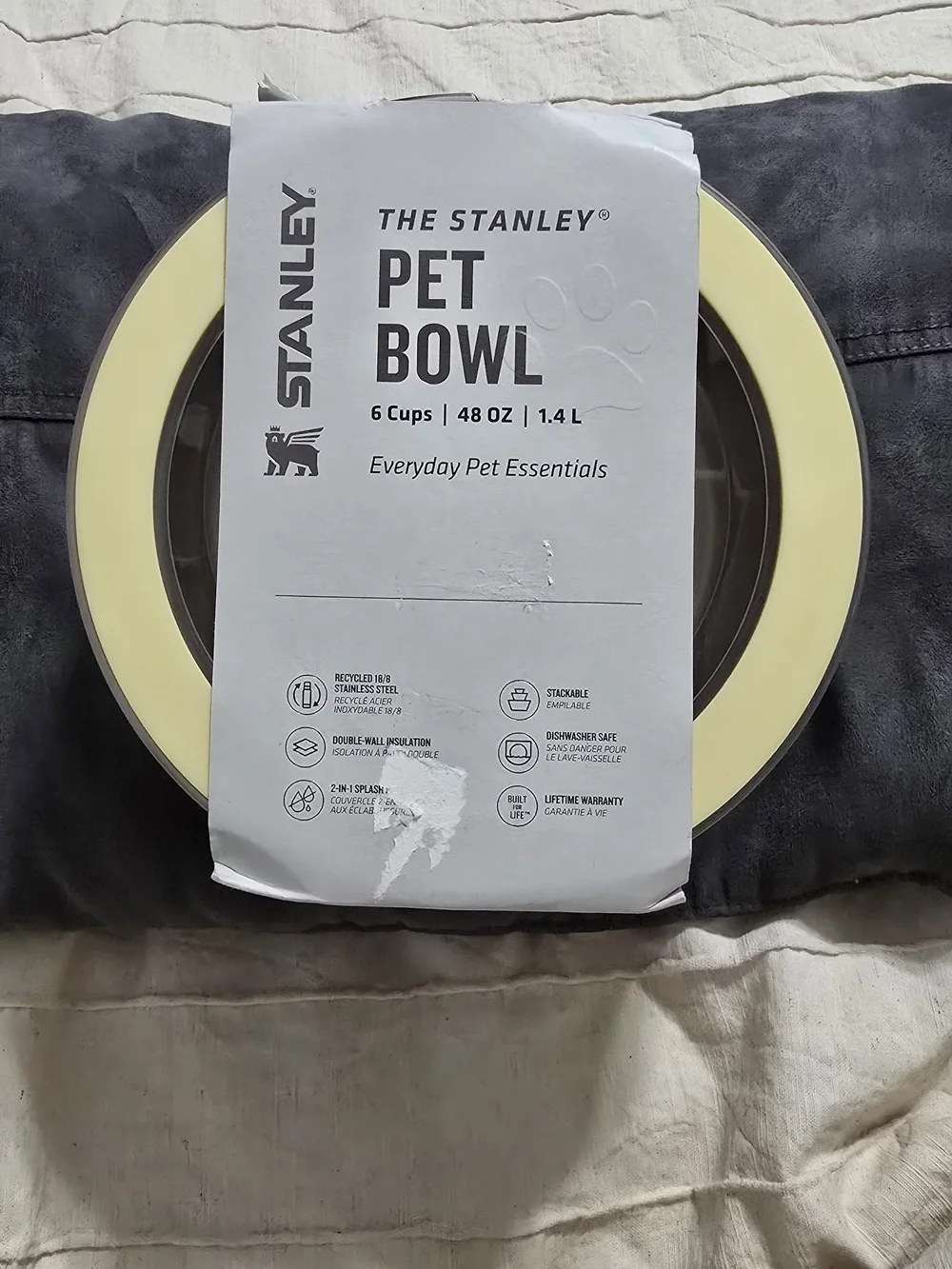 Stanley Pet Bowl in Green and Cream